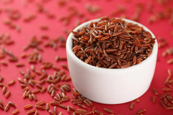 Sự khác nhau giữa gạo lứt đỏ và gạo tẻ